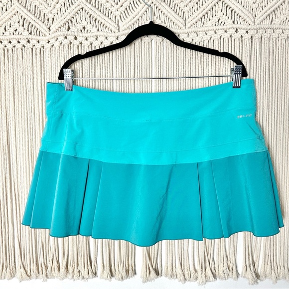 Nike Turquoise Pleated Skort Size XL - Picture 2 of 9